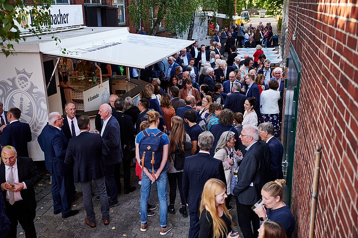 Blick aufs Grillfest