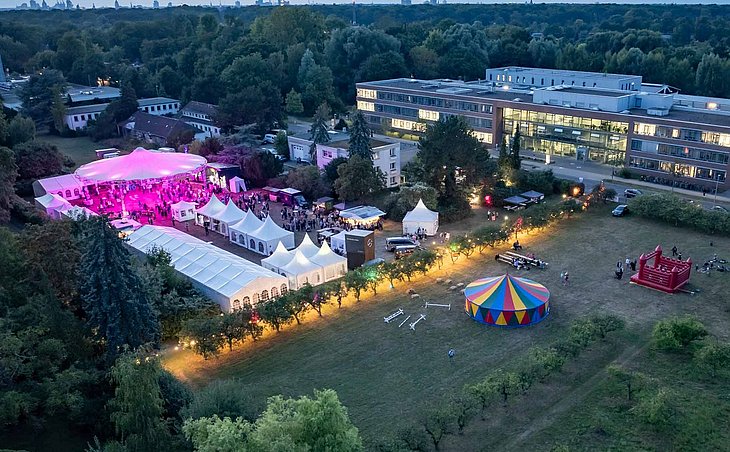 Drohnenflug über das TiHo-VetFestival