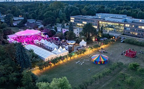 Drohnenflug über das TiHo-VetFestival
