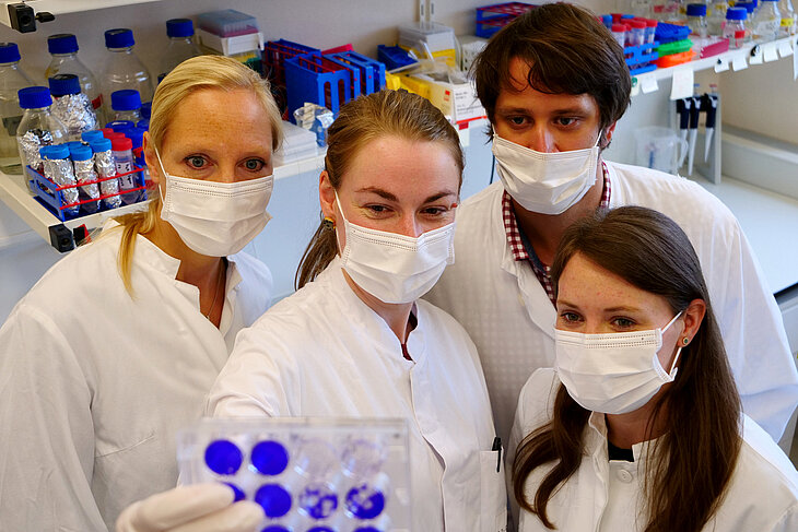 Gruppenfoto mit Wissenschaftlern