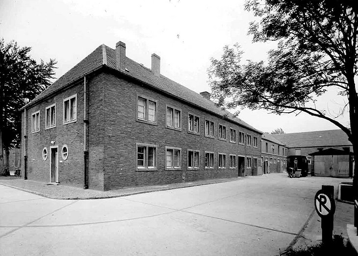 Historische Aufnahme der Klinik für Rinder