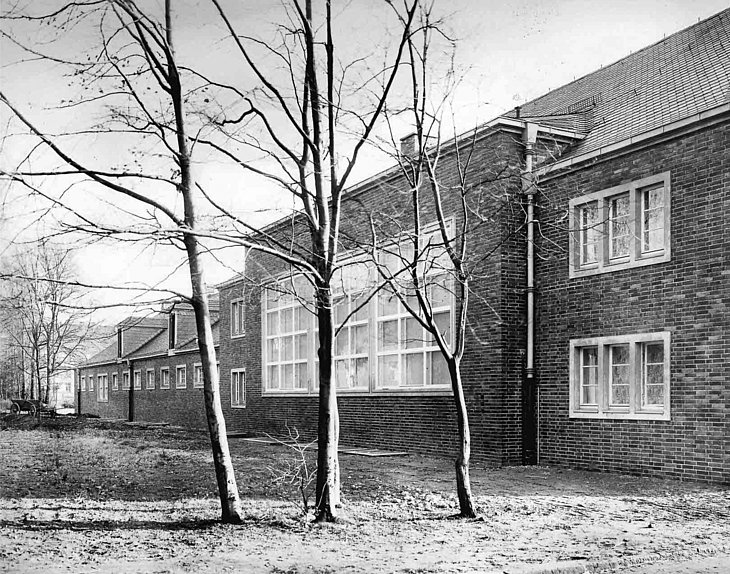 Historische Aufnahme der Klinik für Rinder