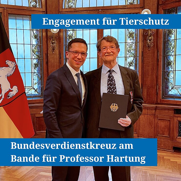 Falko Mohrs und Professor Dr. Dr. h. c. mult. Jörg Hartung
