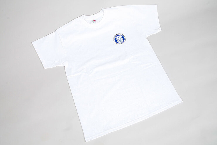 Herren-T-Shirt Vorderansicht mit TiHo-Logo