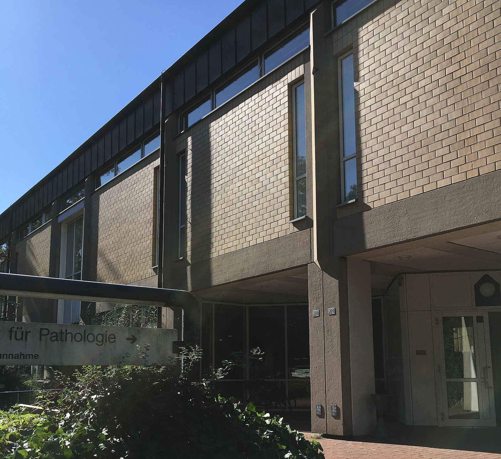 Lehrgebäude III/Institut für Pathologie