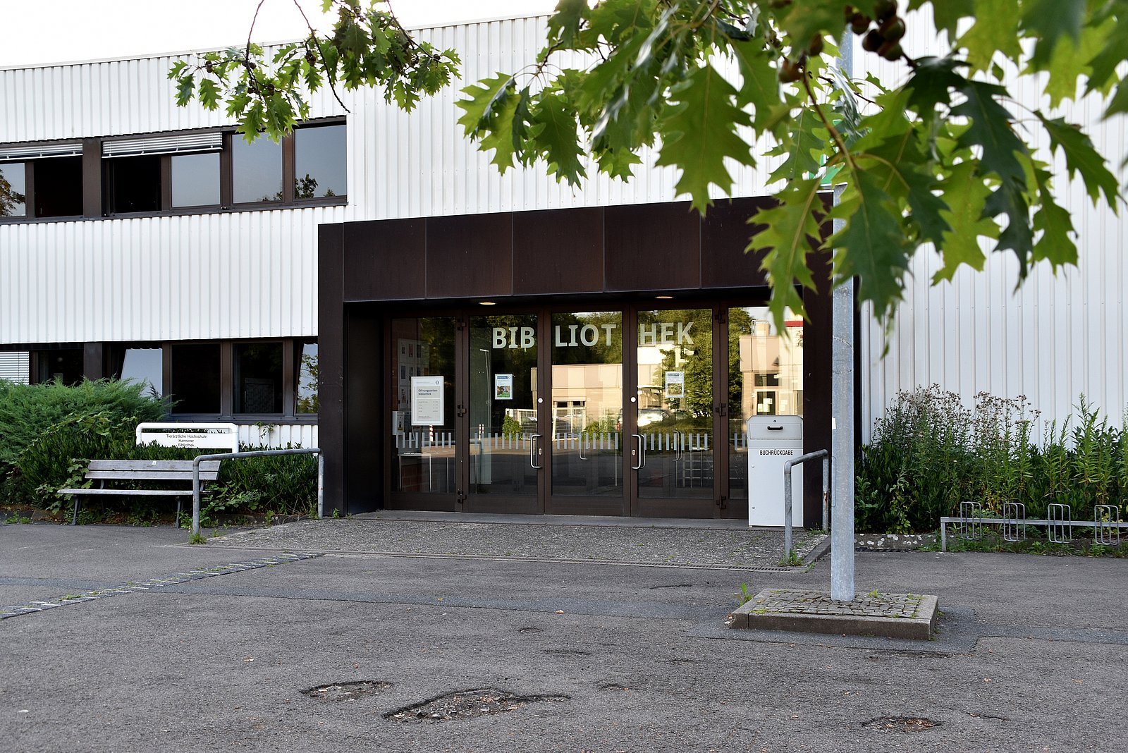 Bibliothekseingang