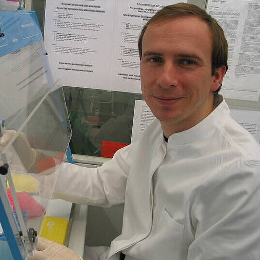 Dr. Mikolaj Adamek