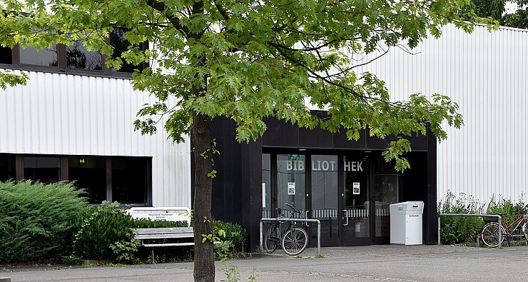 Bibliothekseingang