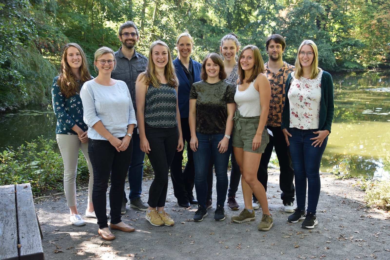 Zu sehen ist die Arbeitsgruppe unter der Leitung von Prof. Gisa Gerold