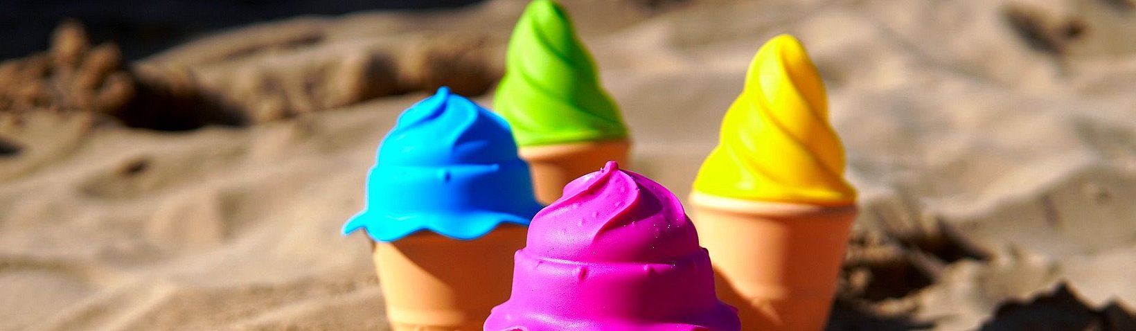 Strandspielzeug in Eistütenoptik 