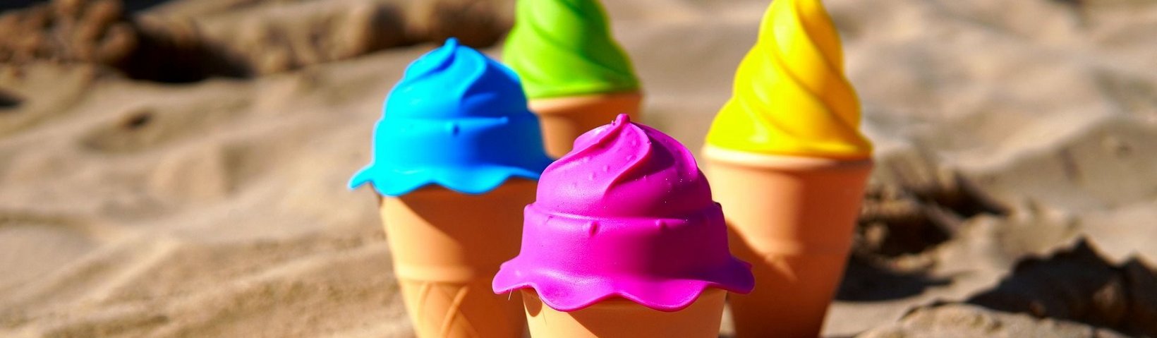 Strandspielzeug in Eistütenoptik
