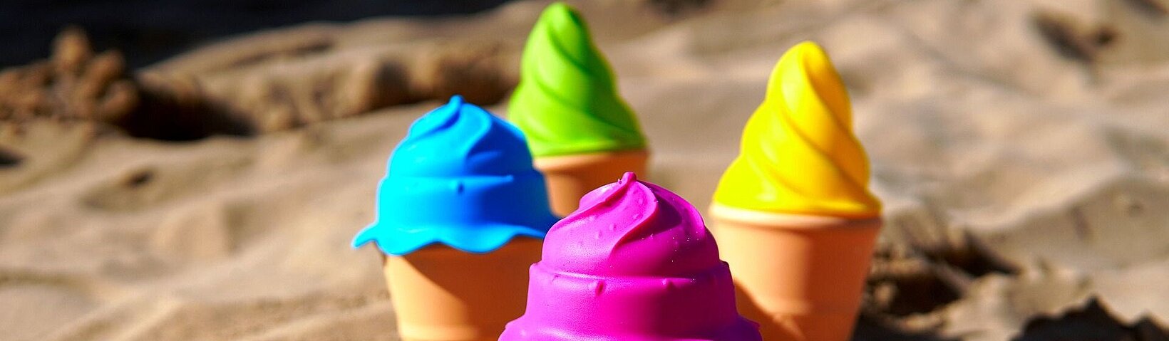 Strandspielzeug in Eistütenoptik