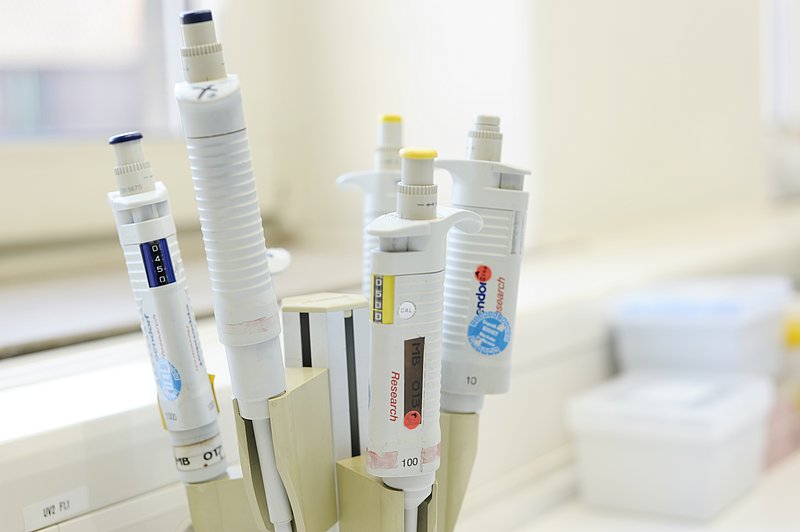 Pipetten. Aufgenommen im Institut für Lebensmittelqualität und -sicherheit