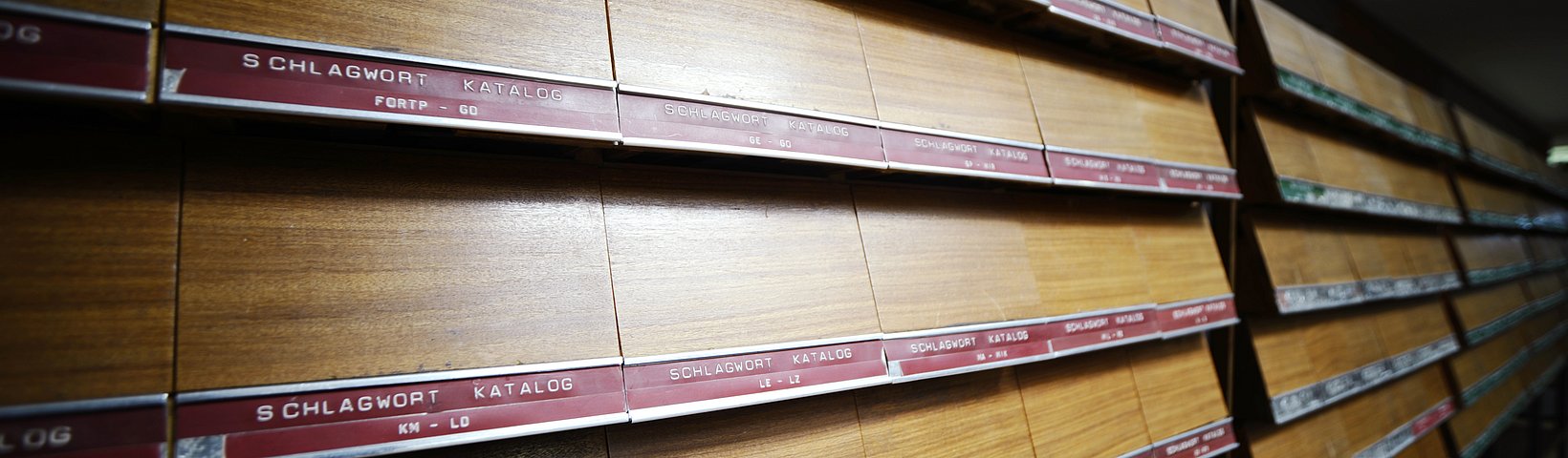 kateikartenschrank Front Holz 